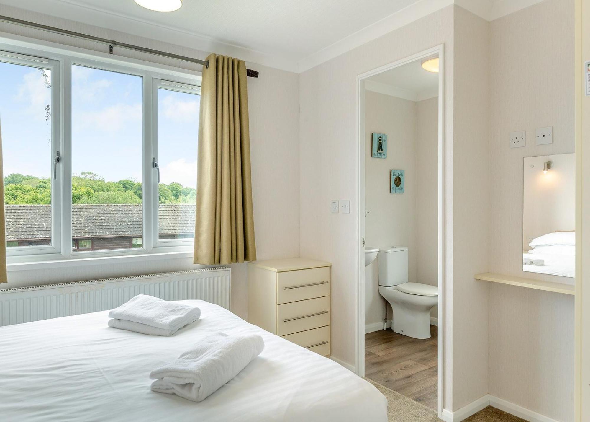 Meadow Lakes Holiday Park Сент-Остел Экстерьер фото